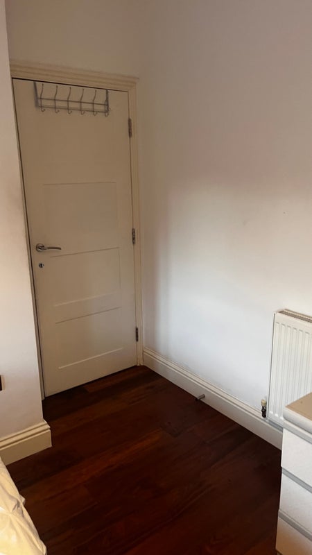 Room Shooters Hill Road in Greater London