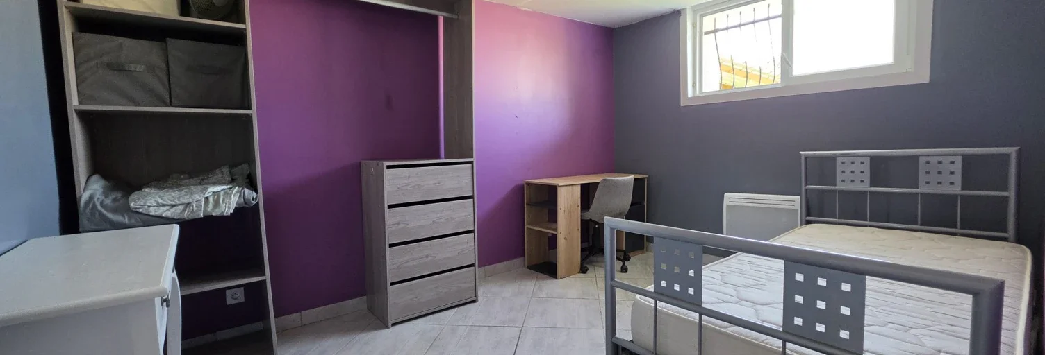 Room Rue de Marseille in Meyzieu