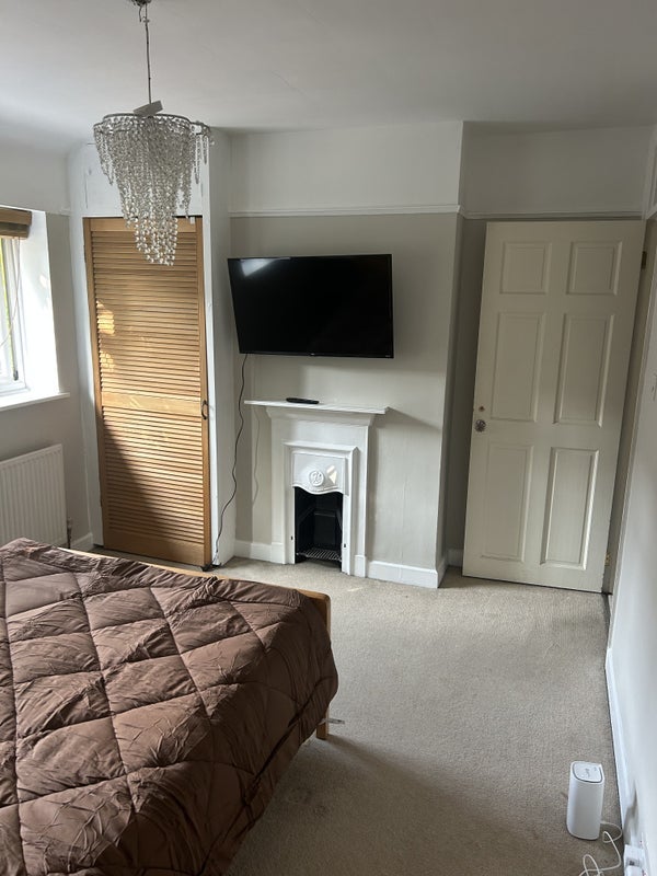 Room Woburn Avenue in Greater London