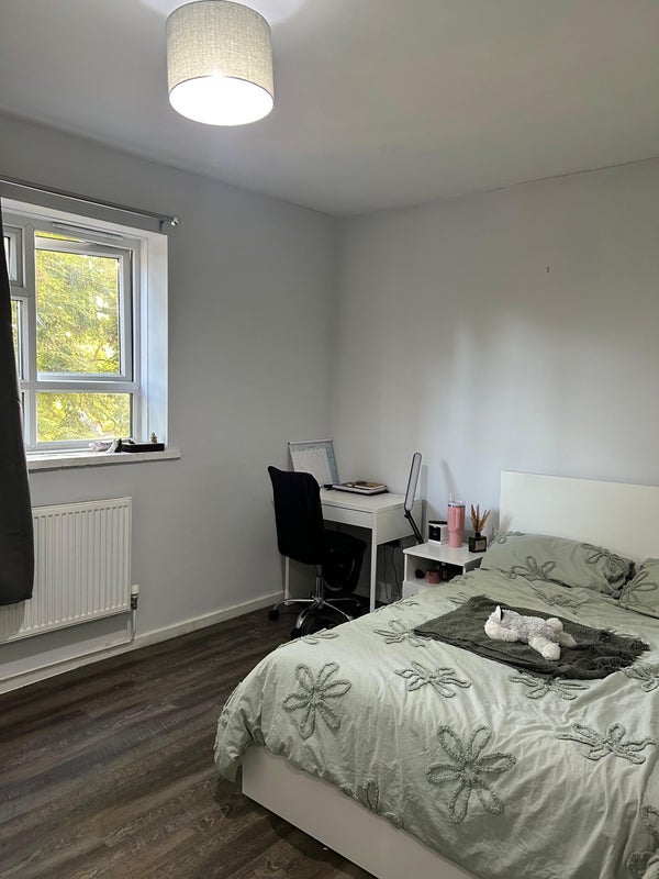 Flat Buckland Street in Greater London