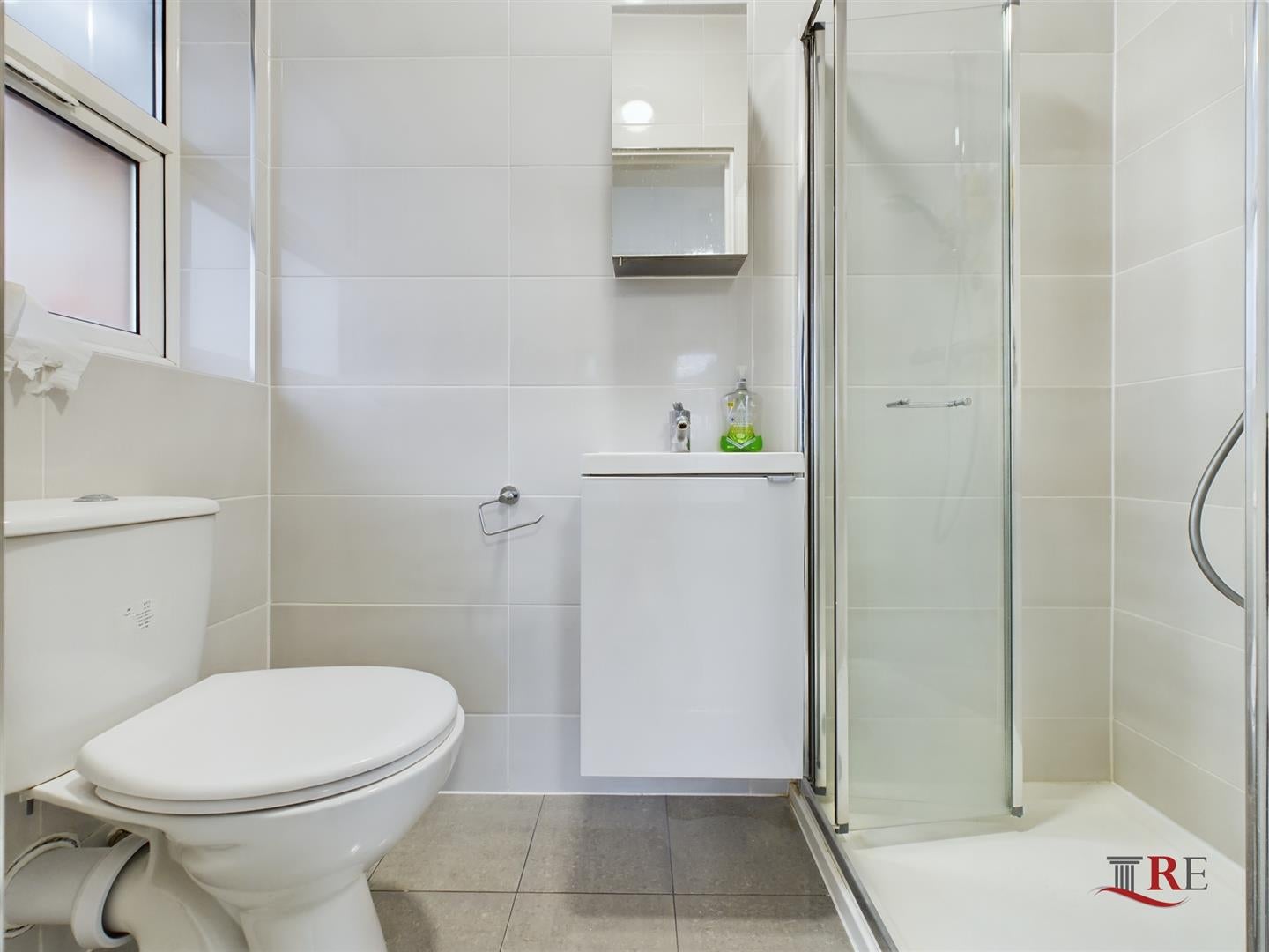 Room Bertie Road in Greater London