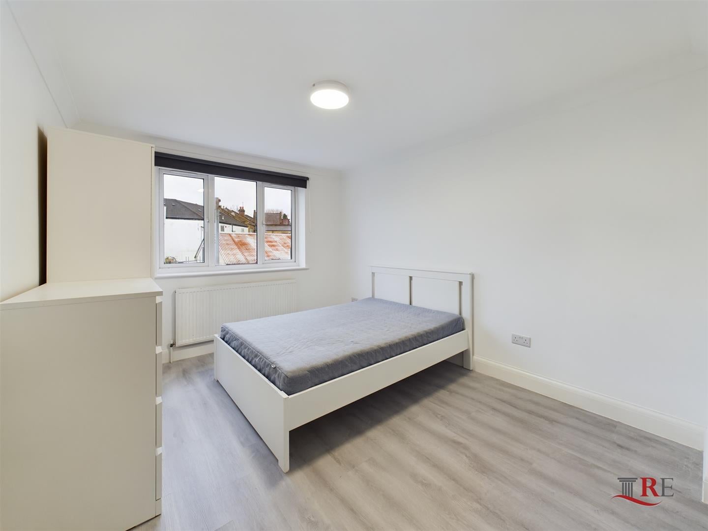 Room Bertie Road in Greater London