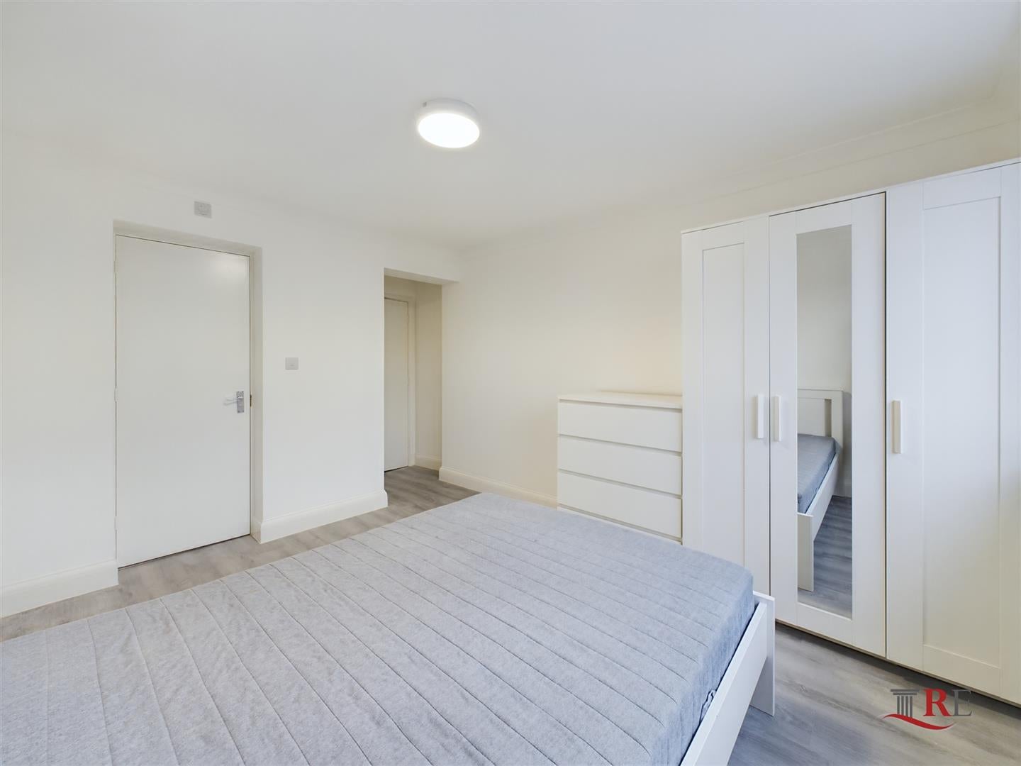 Room Bertie Road in Greater London
