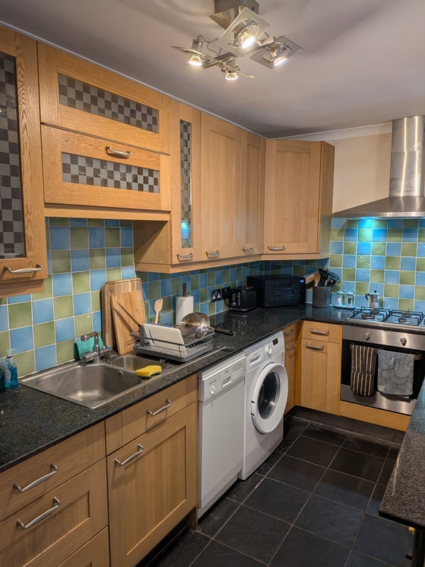 Flat Hilltop Road in Greater London