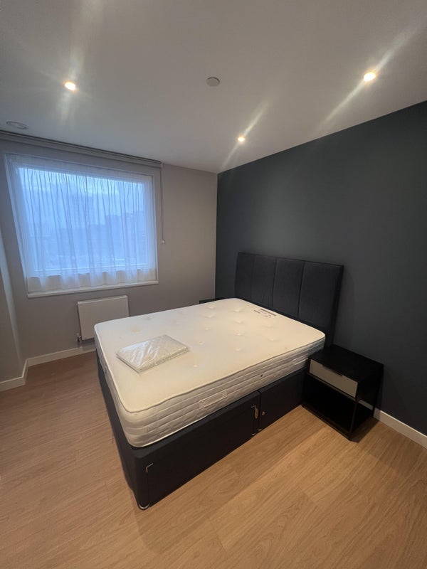Flat Portlands Court in Greater London