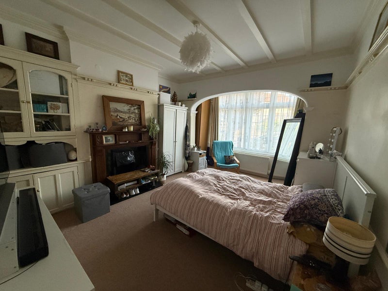 Room Strathbrook Road in Greater London