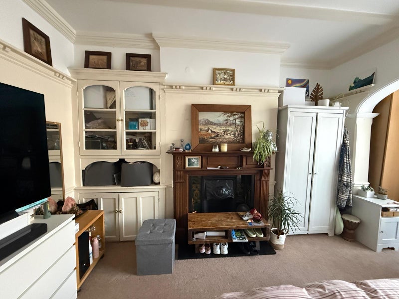 Room Strathbrook Road in Greater London