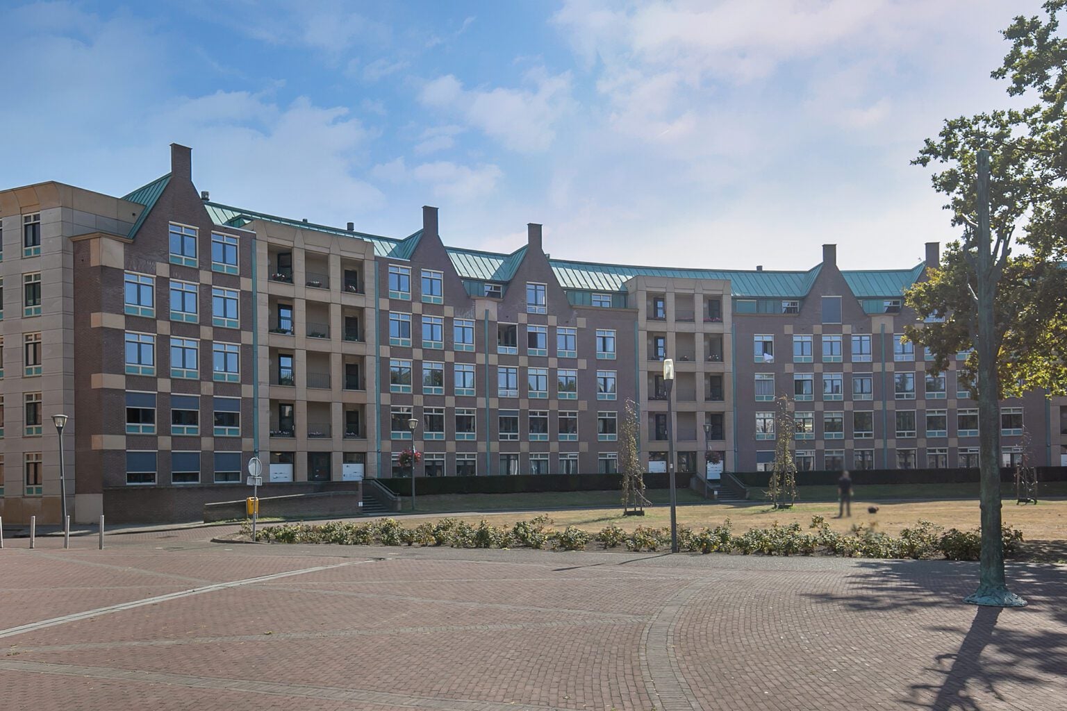 Flat Frans Joseph van Thielpark in Helmond
