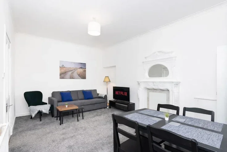 Flat Lefroy Street in Coatbridge