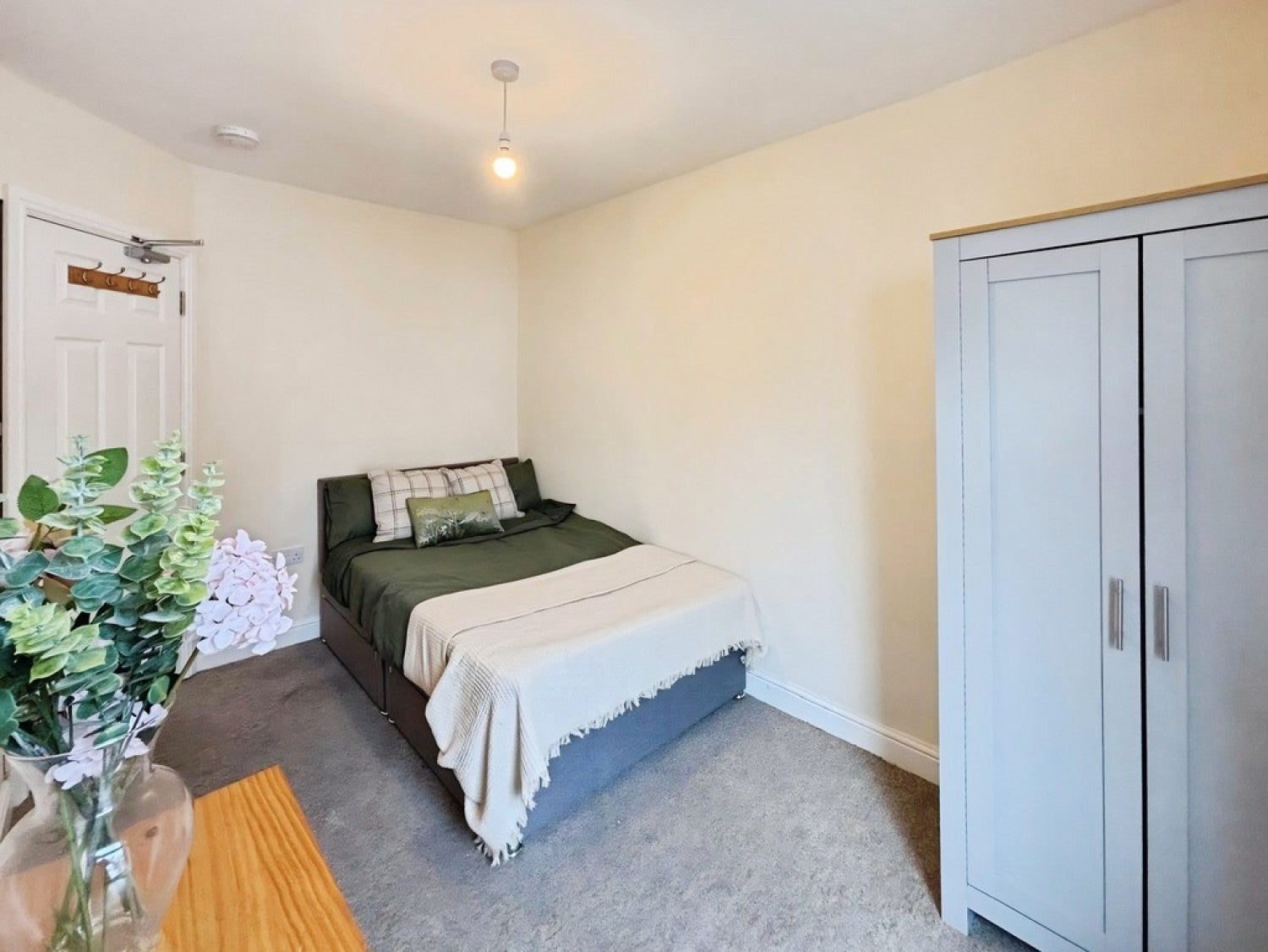 Room Eastland Road in Yeovil