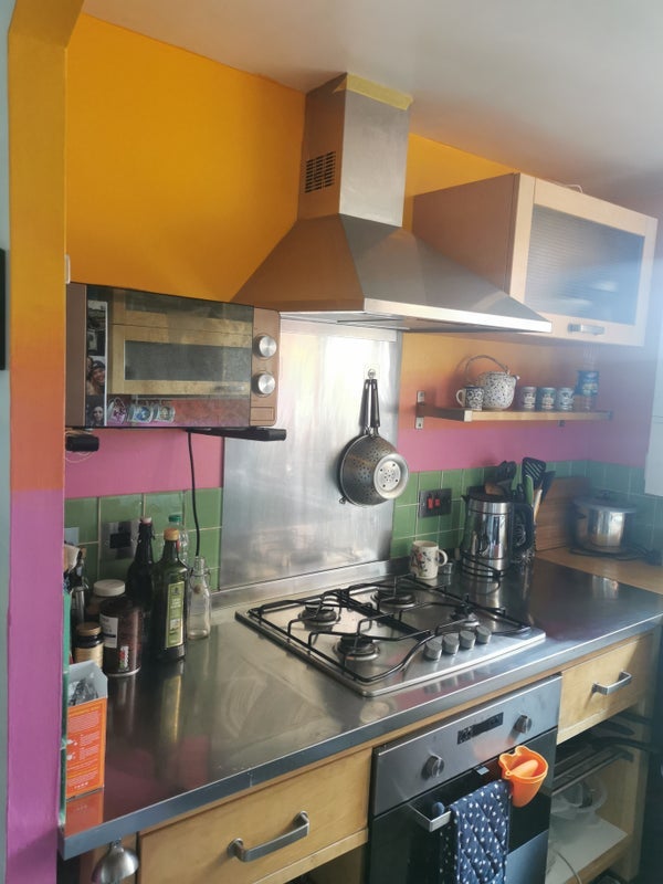 Room Bream Close in Greater London