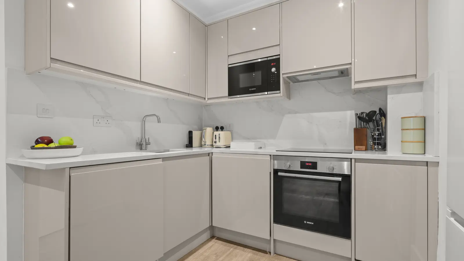 Flat Conduit Mews in City of Westminster