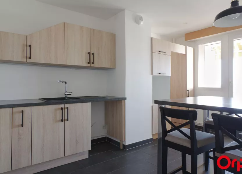 Appartement Rue Ernest Renan à Vénissieux