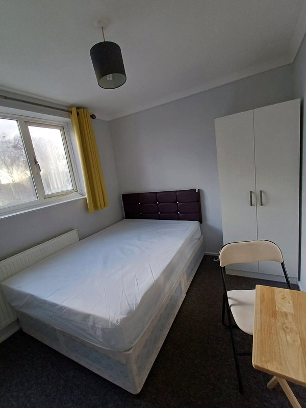 Room Risdens in Harlow