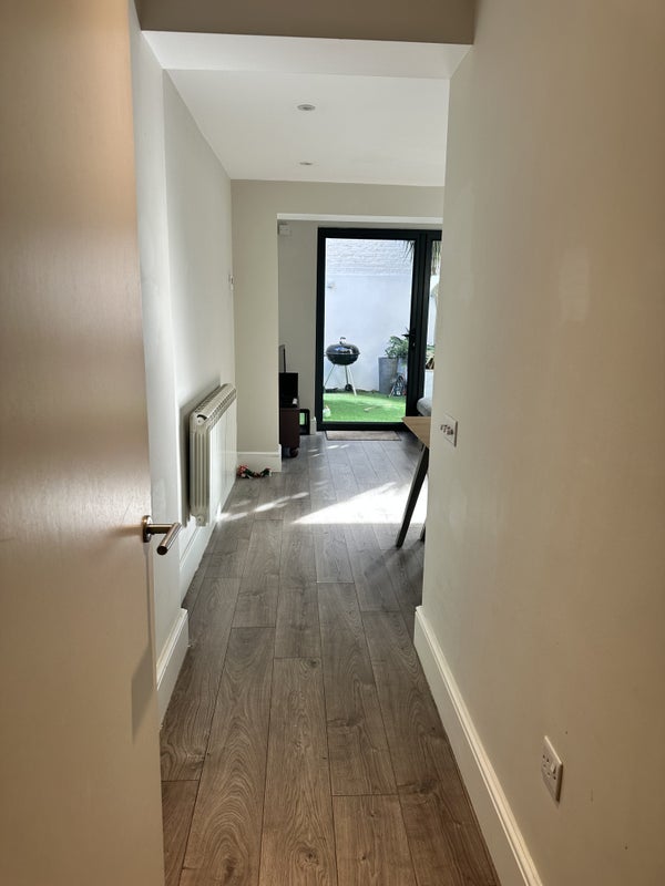 Flat Lurline Gardens in Greater London