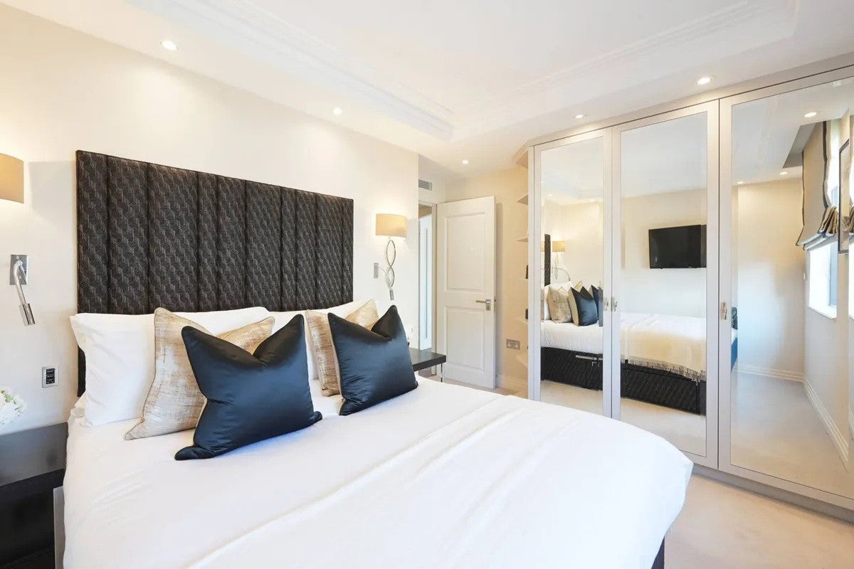 Flat Fulham Road in Greater London