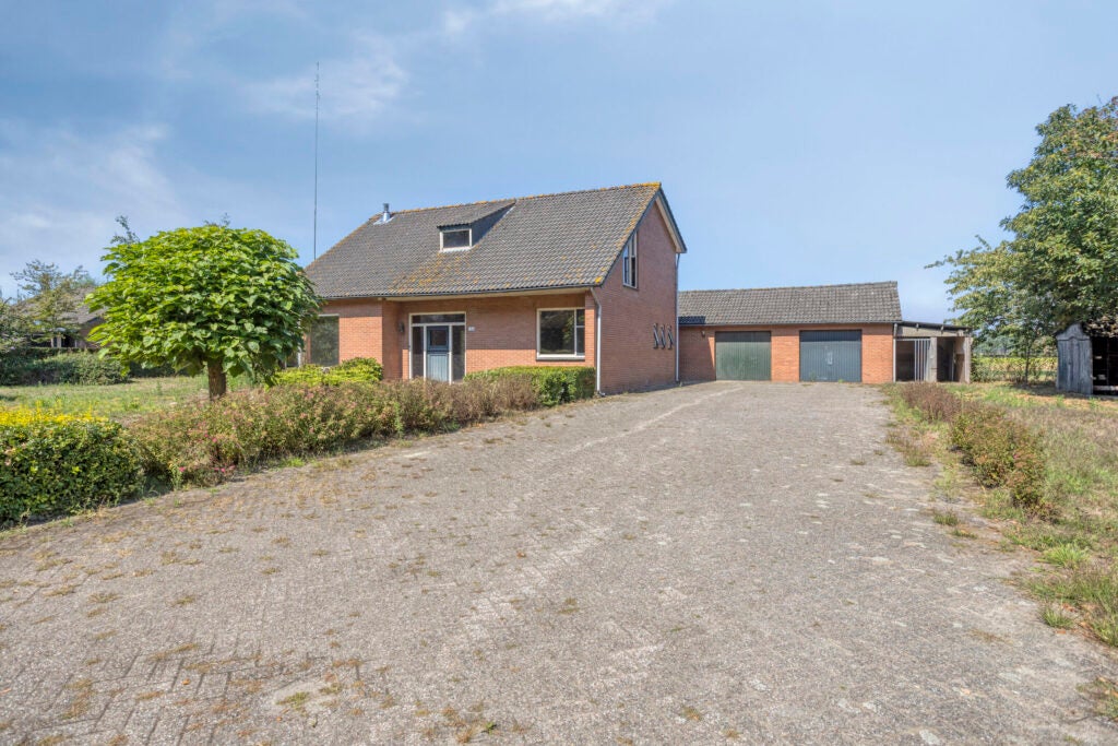 Huis Neterselsedijk 23 a in Lage Mierde