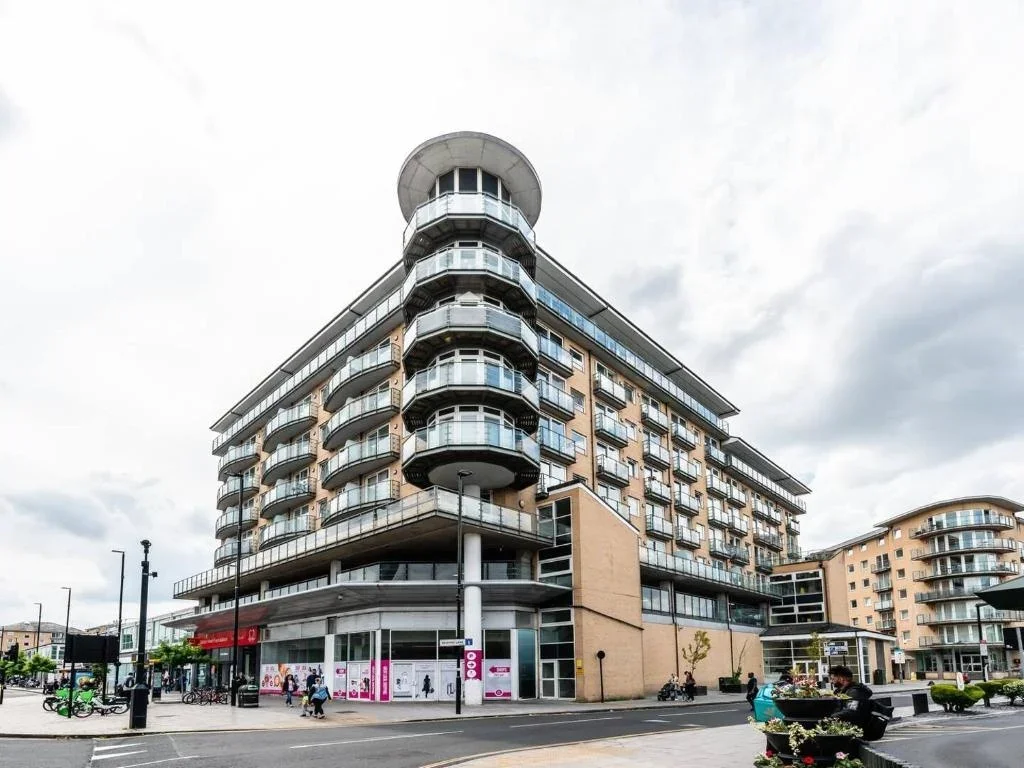 Flat Bedfont Lane in Greater London