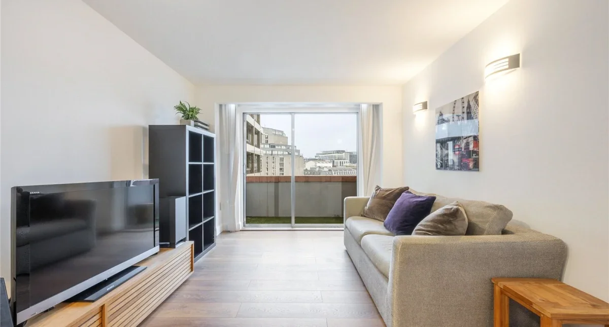 Flat Gresse Street in City of Westminster