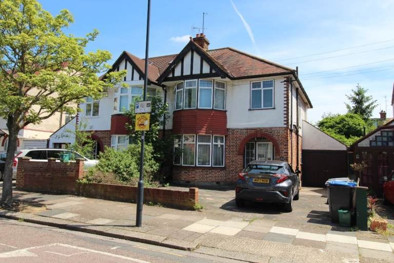 House Sneyd Road in Greater London