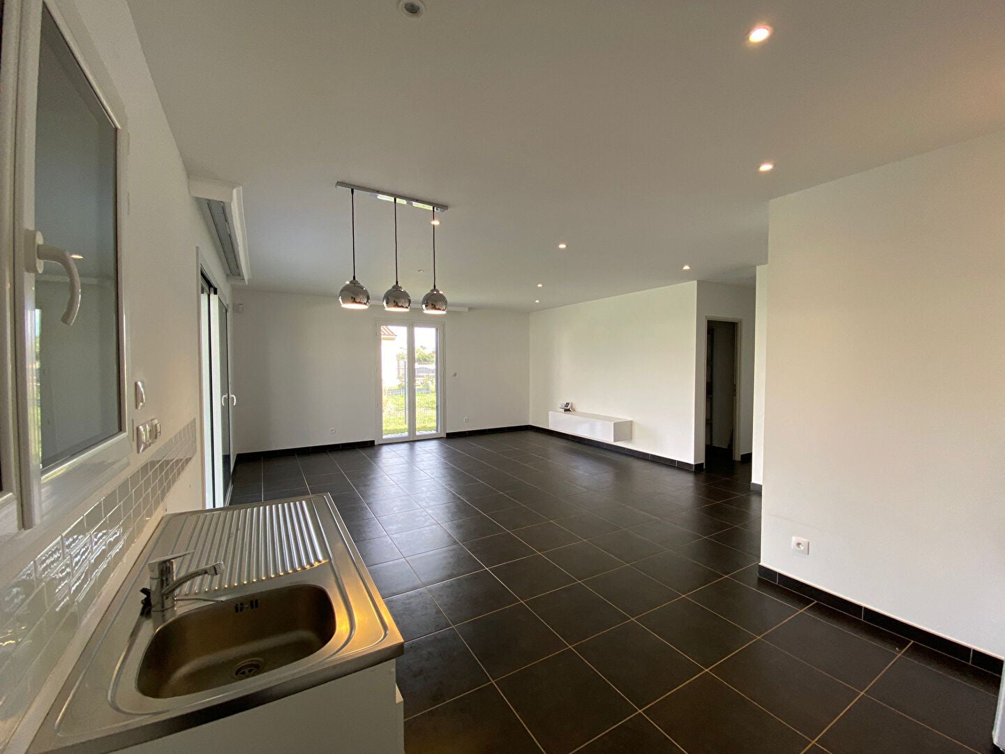 House Avenue Jacques Douzans in Muret