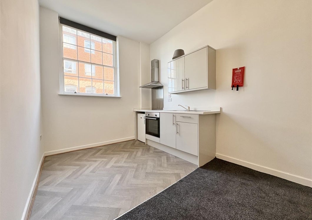 Room Bond Street in Wolverhampton