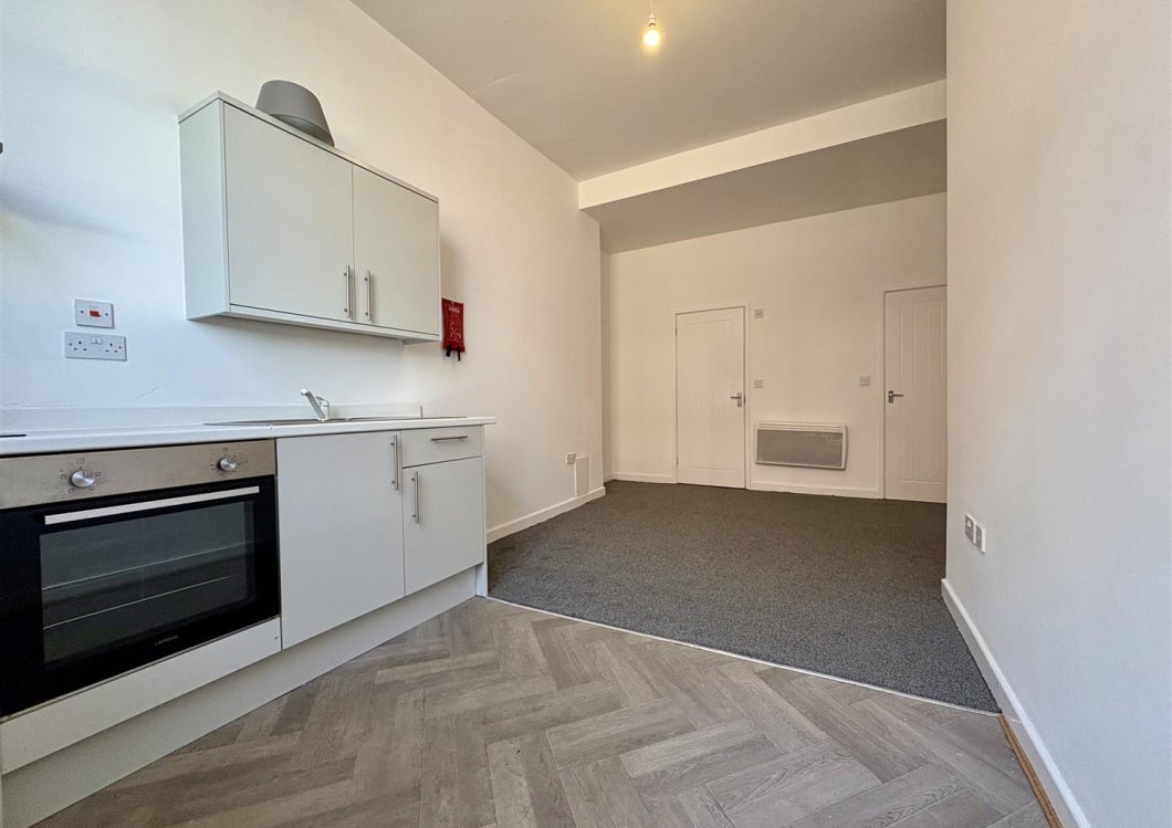 Room Bond Street in Wolverhampton