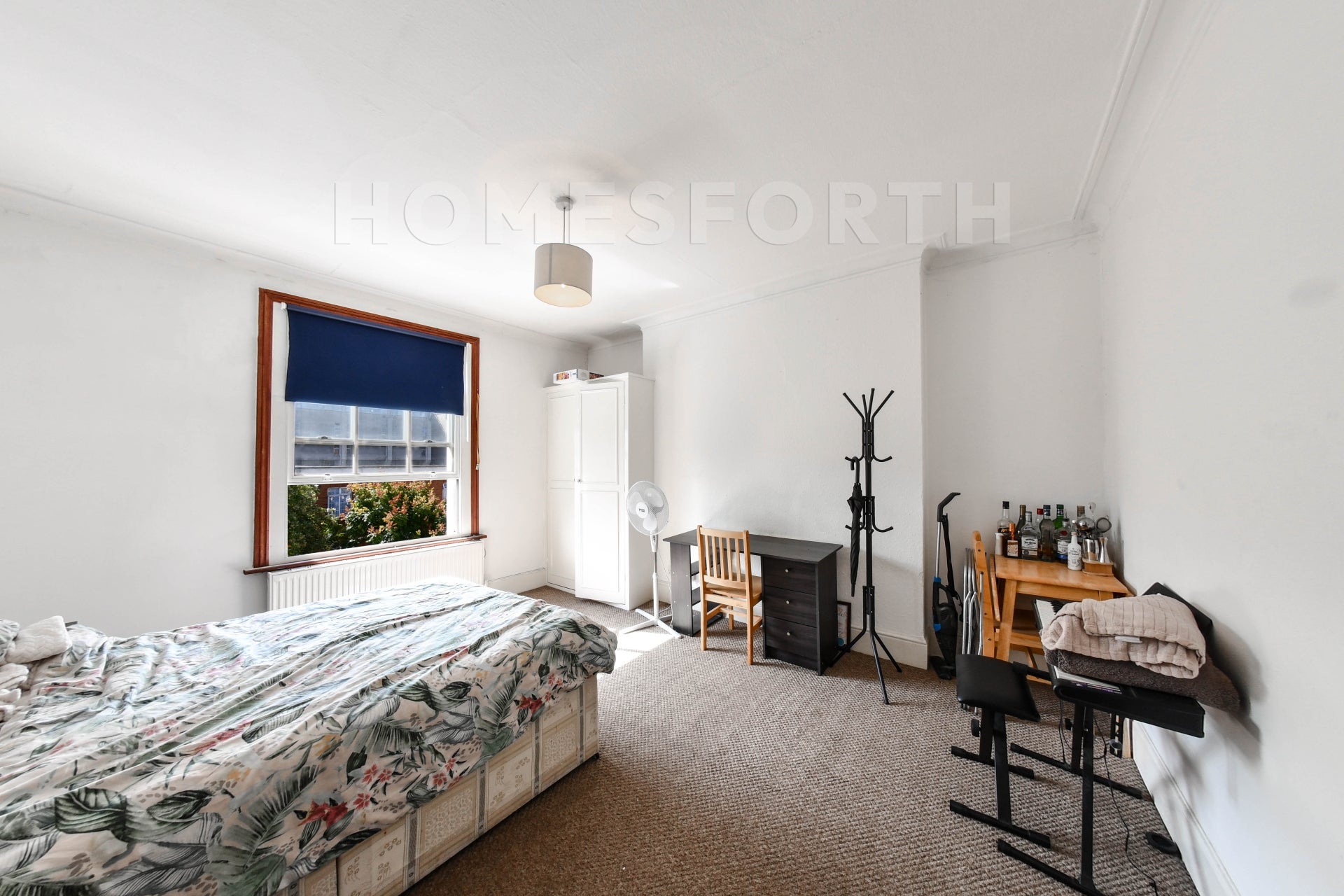 Room Belsize Road in Greater London