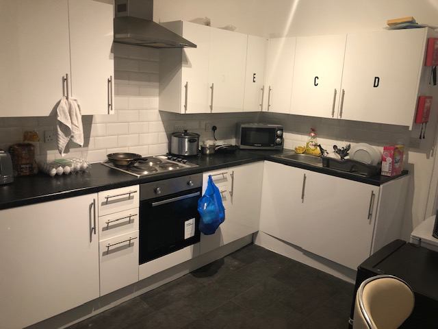 Room Pinner Road in Greater London