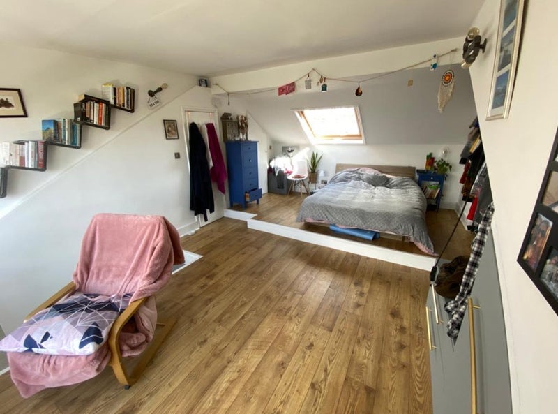 Flat Oakford Road in Greater London