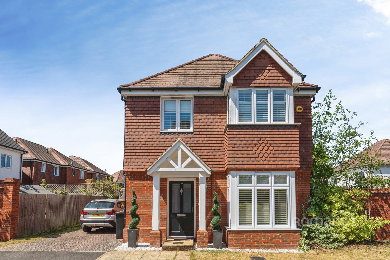 House Clarks Farm Way in Yateley