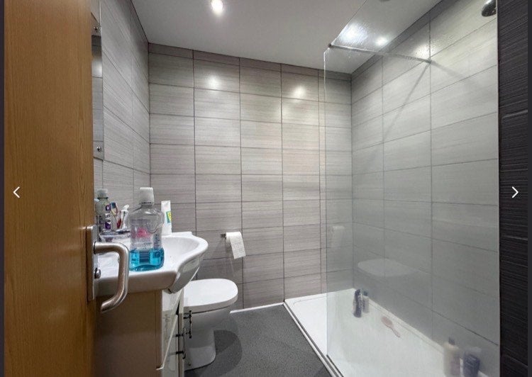 Room Colum Road in Cardiff