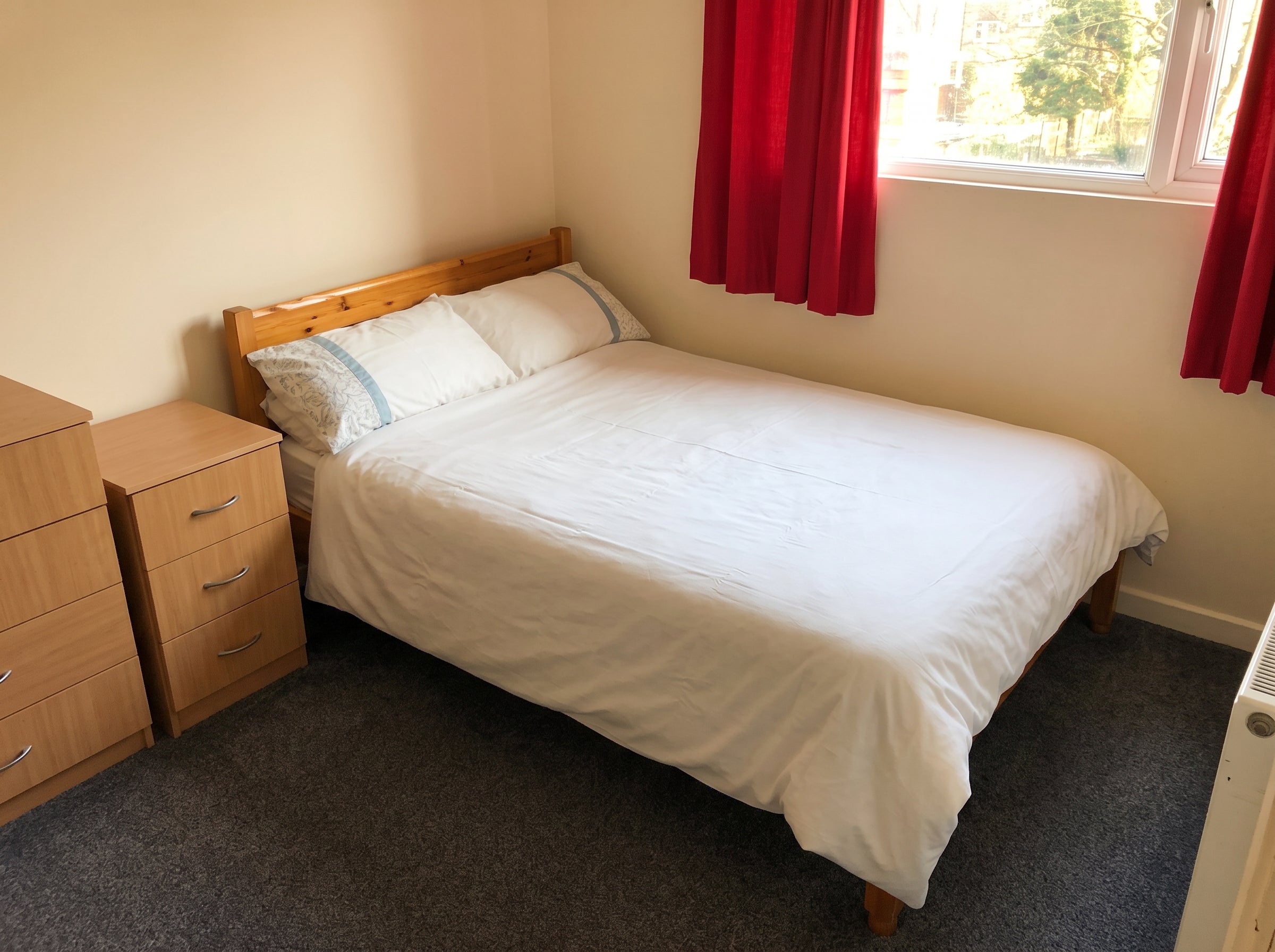 Room Tiverton Road in Birmingham