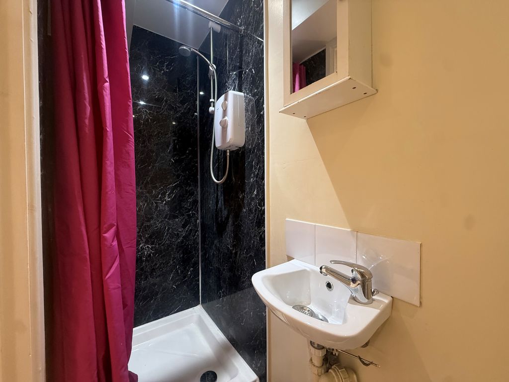 Room Spitalfield Lane in Chichester