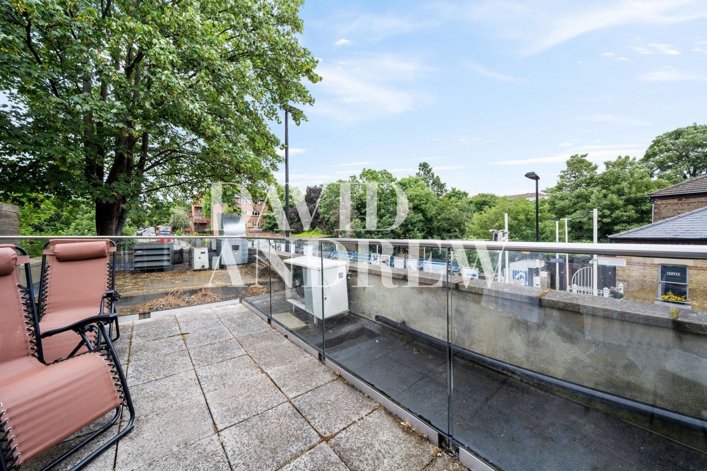 Flat Crouch Hill in Greater London