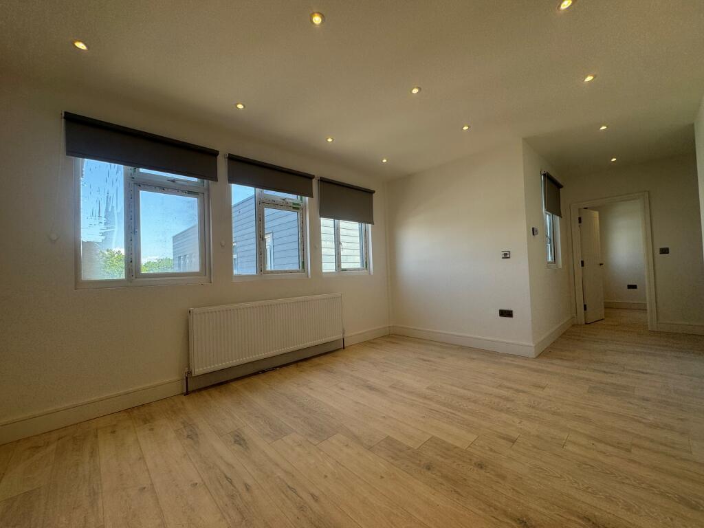 Flat London Road in Swanley