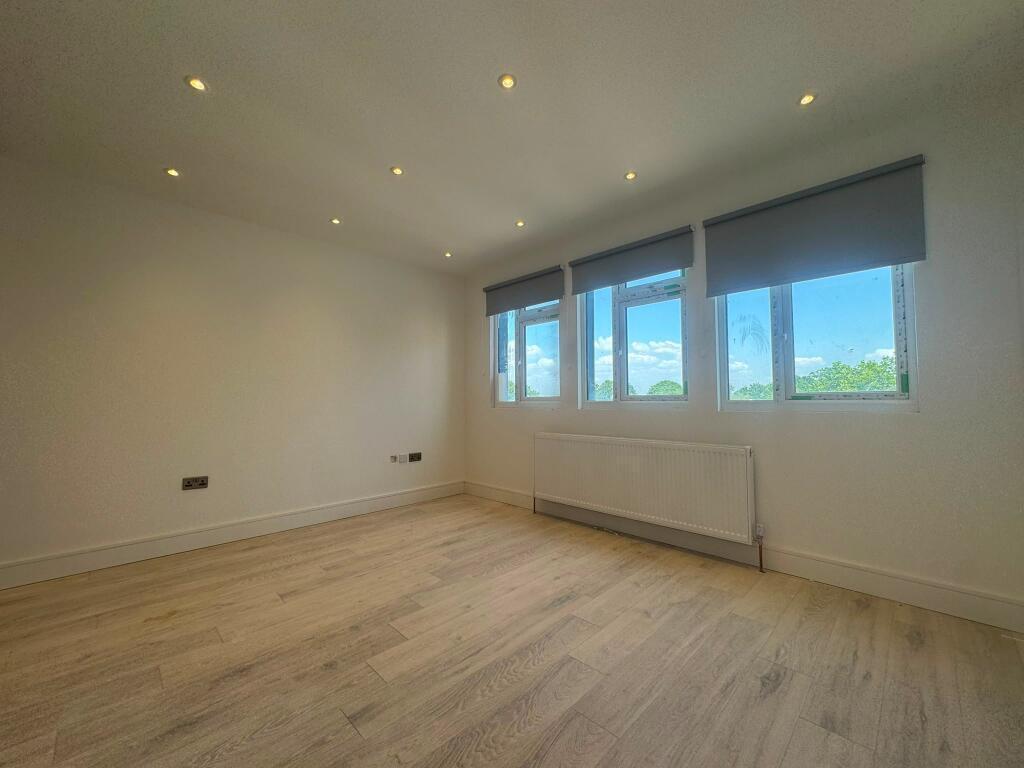 Flat London Road in Swanley