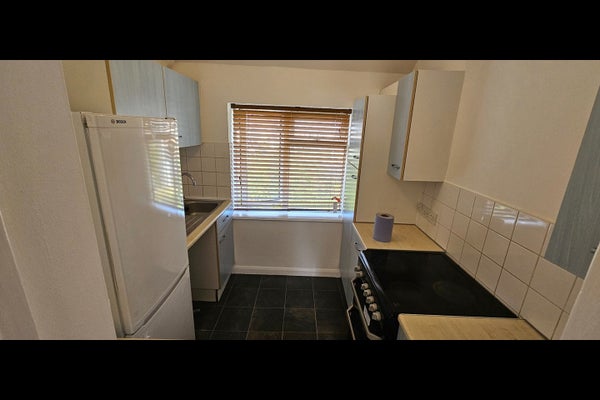 Flat Oxlow Lane in London