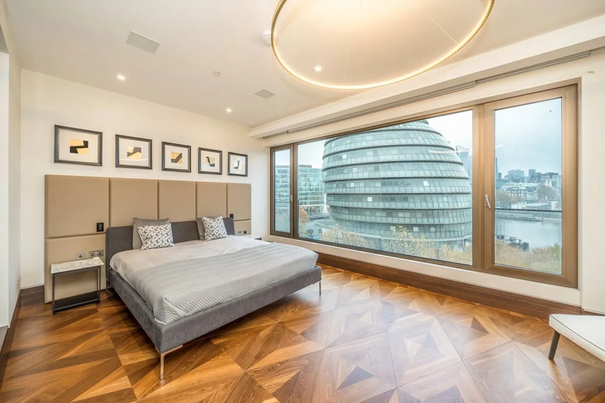 Flat Duchess Walk in Greater London