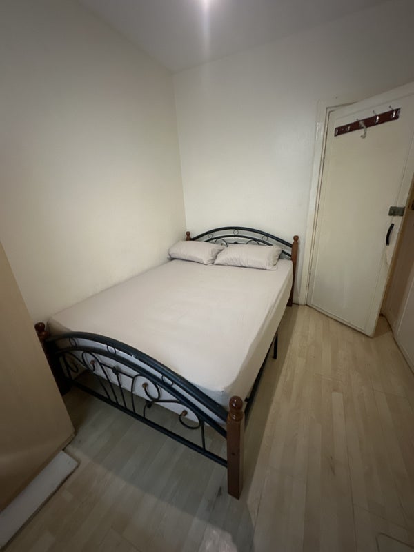 Room Spa Road in Greater London