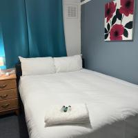 Room Eatesbrook Road in Birmingham
