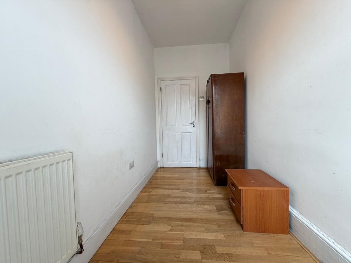 Flat Rosslyn Crescent in London