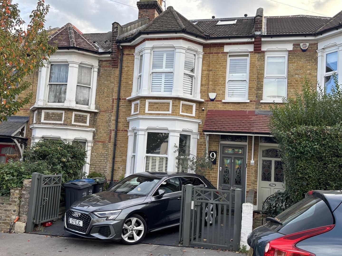 Flat Egerton Road in Greater London