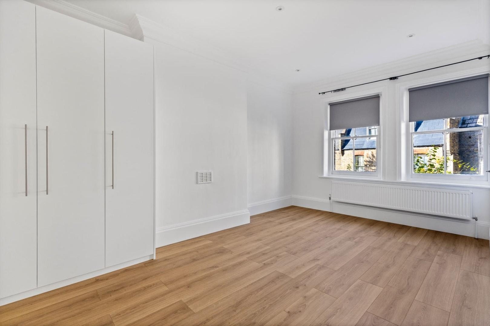 Flat Glenmore Road in Greater London