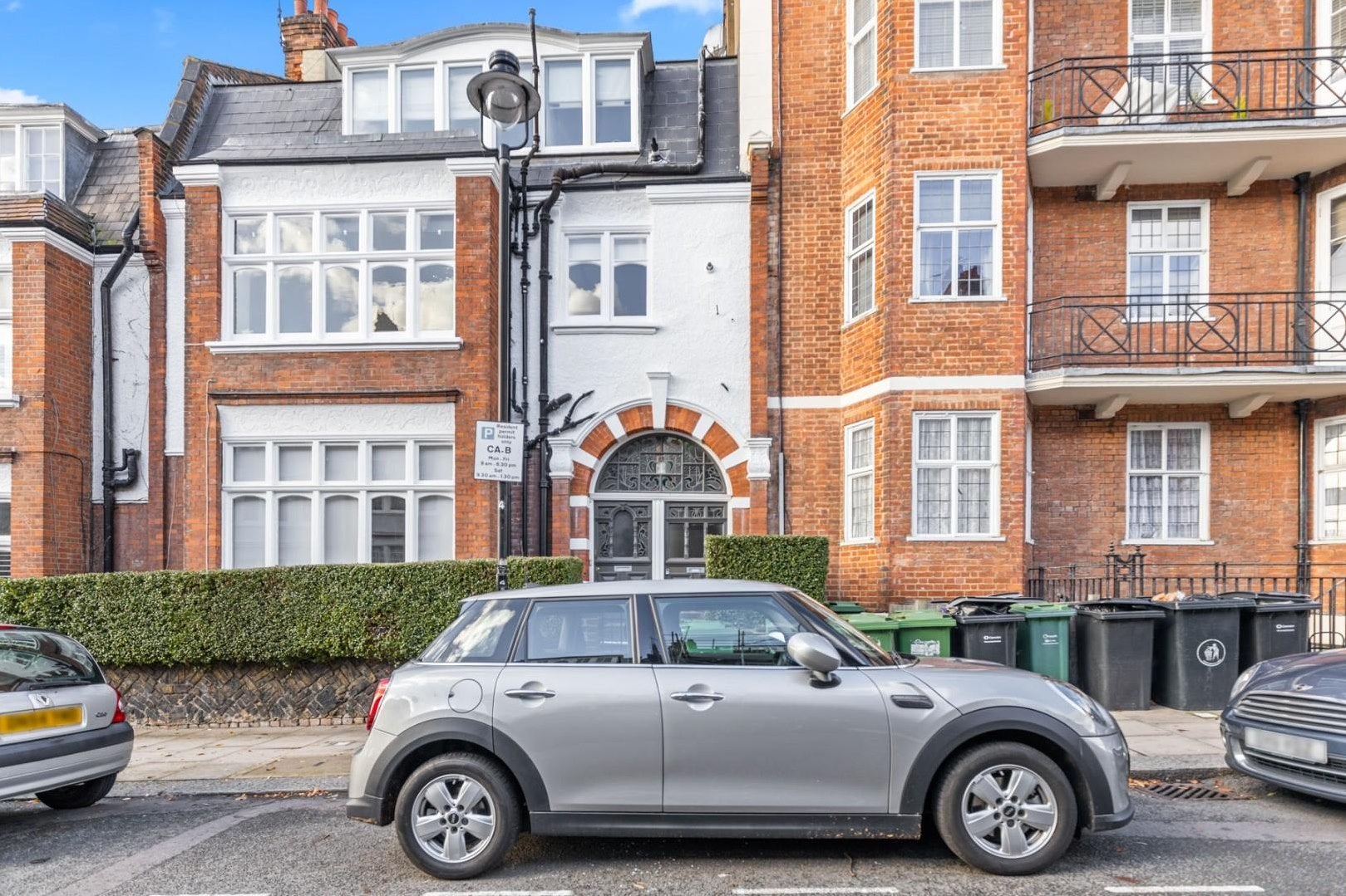 Flat Glenmore Road in Greater London