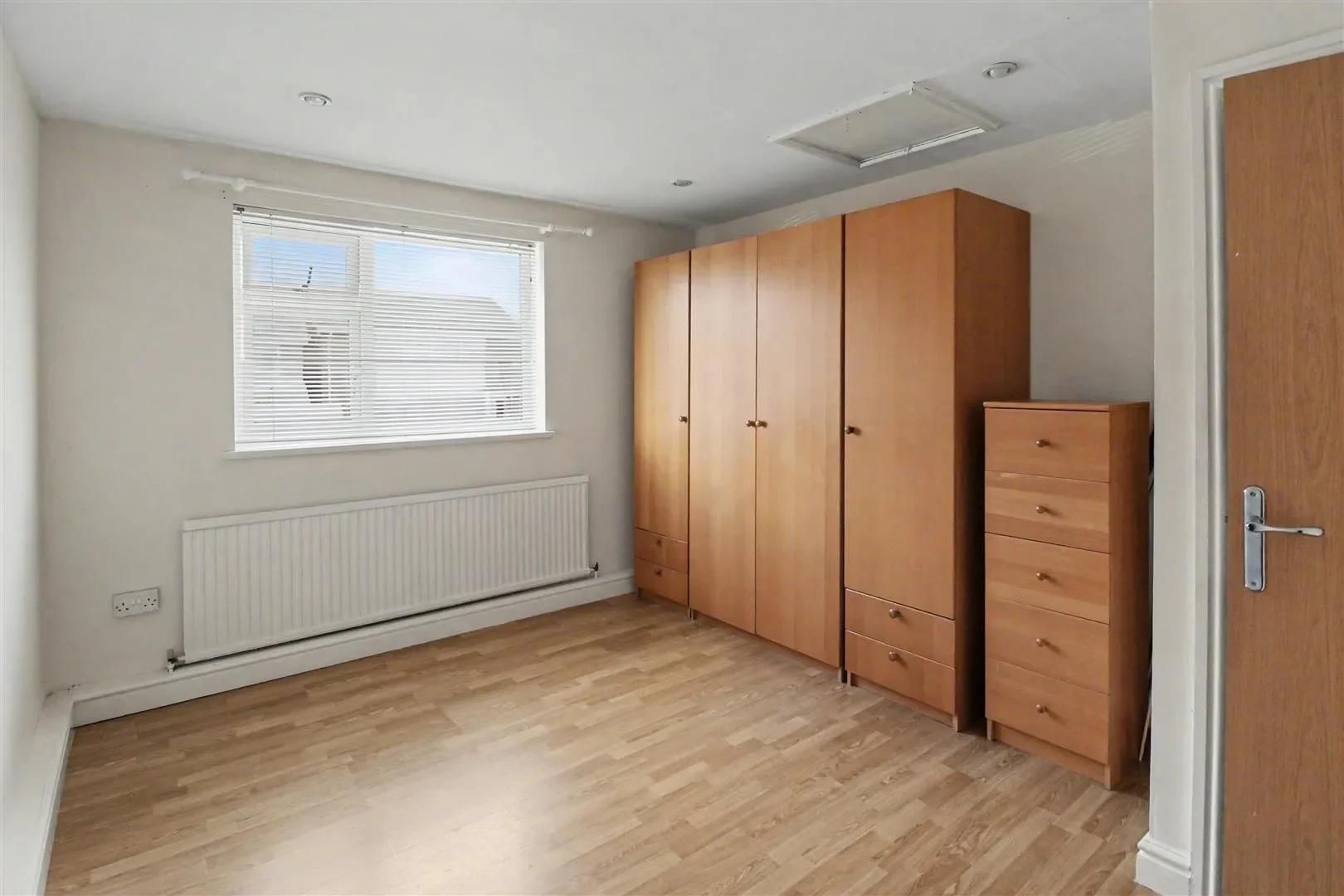 Flat Staindale Drive in Nottingham