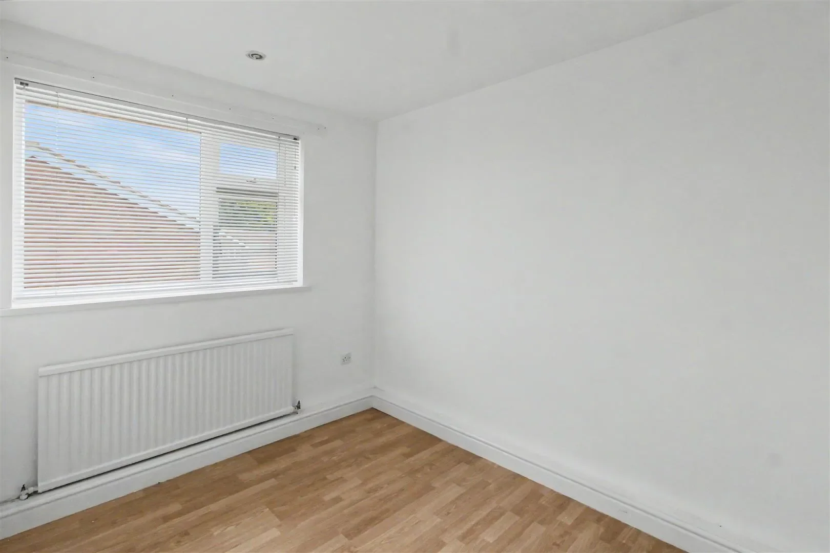 Flat Staindale Drive in Nottingham
