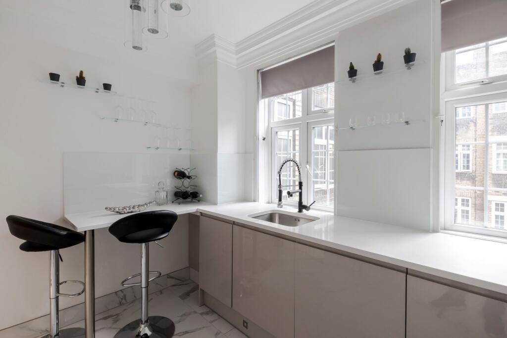 Flat Brompton Road in City of Westminster