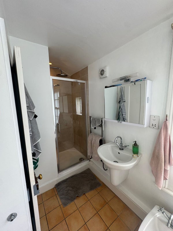 Room Clapham High Street in Greater London