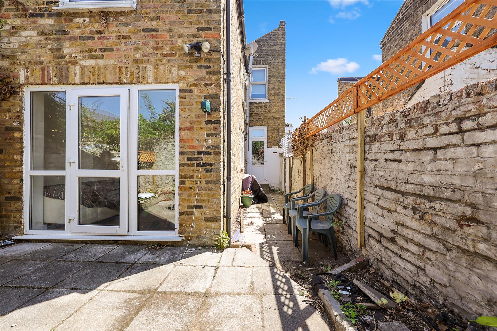 House Mile End Road in Greater London